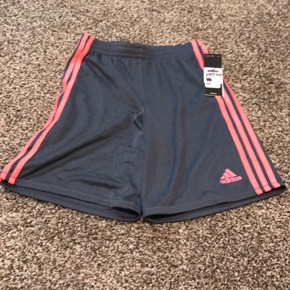 Adidas girls‎ small coral and gray shorts